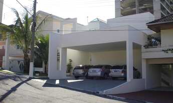 Imagem 5: Casa de condomínio sobrado para venda possui 450 metros quadrados com 4 quartos