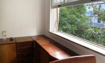 Imagem 7: Apartamento silencioso em prédio de época