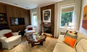 Imagem 5: Residência no coração do Pacaembu, rua tranquila e arborizada, com projeto moderno