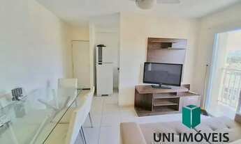 Imagem 4: Amplo apartamento à venda com 2 quartos/1 suíte e varanda de frente pra rua, na Praia do M