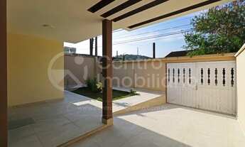 Imagem 2: CASA à venda com 3 quartos em Peruíbe, no bairro Jardim Icaraiba