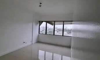 Imagem 3: Sala Comercial no CEMOM (Vieiralves) 30m² 8 Andar