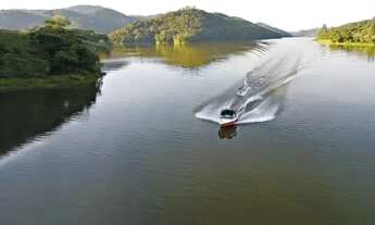 Imagem 3: Vida Tranquila e Natural no Pé da Água