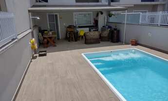 Imagem: Casa com piscina próximo a praia