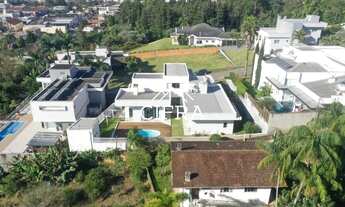 Imagem 4: Casa de Alvenaria - Venda - 03 dormitórios - 272m2 - Mobiliada - Alto Padrão - Piscina - R