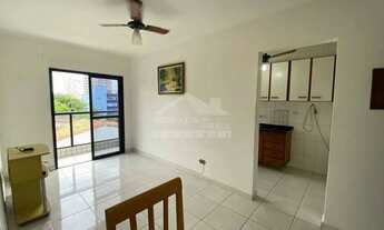 Imagem 2: Espaçoso apartamento de 1 dormitório com Varanda e Ótima Localização