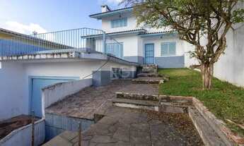 Imagem: Casa com piscina em localização nobre