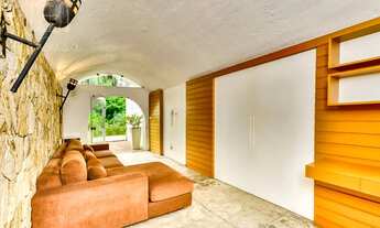 Imagem: Amplo Sobrado Reformado em Rua Nobre e Segura