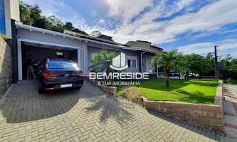 Imagem: Linda Casa Localizada no Centro de Treze