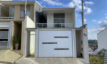 Imagem 1: Casa para venda tem 280 metros quadrados com 3 quartos em Jardim Belvedere - Volta Redonda