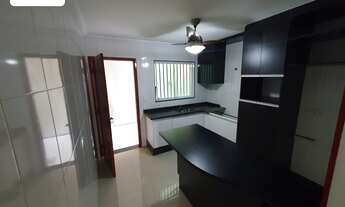 Imagem 2: Casa de condomínio para venda tem 110 metros quadrados com 2 quartos