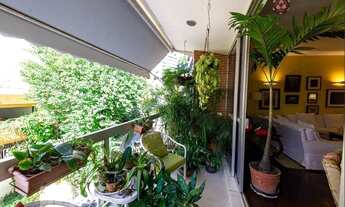 Imagem 2: Lagoa - Fonte da Saudade, Rua Sacopã, amplo 4 quartos com 3 vagas