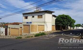 Imagem: Casa à venda, 4 quartos, 2 suítes, 4 vagas