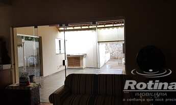 Imagem 4: Casa à venda, 4 quartos, 2 suítes, 4 vagas, Tabajaras - Uberlândia/MG