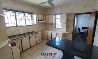 Imagem 5: Casa com Amplo terreno e 5 Dormitórios no Centro