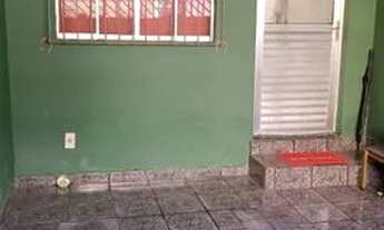 Imagem 2: Casa com 2 dormitórios (1 suíte), com vaga de garagem, área de serviço com churrasqueira