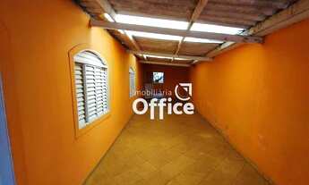 Imagem 2: Casa com 3 dormitórios à venda, 180 m² por R$ 250.000,00 - Jardim Bom Clima - Anápolis/GO