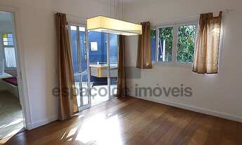 Imagem 5: Casa em estilo inglês em condominio fechado com lindo paisagismo