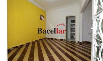 Imagem 2: OPORTUNIDADE Casa com 3 dormitórios