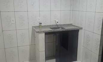 Imagem 7: Aluga se casa 2 quartos , final de linha de 7 de abril