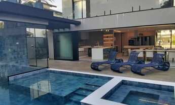 Imagem 4: Casa de condomínio sobrado para venda possui 650 metros quadrados com 7 quartos