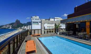 Imagem 4: Apartamento Reformado e Mobiliado com 2 Suítes 1 Vaga em Prédio Frontal Mar Posto 10