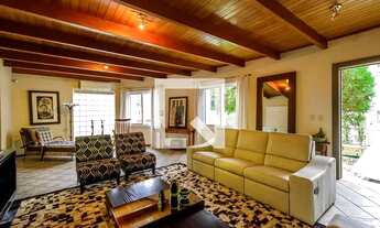 Imagem 2: Casa à Venda - Teresópolis, 4 Quartos, 535 m2