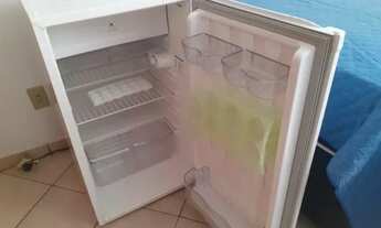 Imagem: Aluga-se suíte mobiliada para mulheres