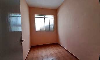 Imagem 4: Sobrado com terraço e garagem