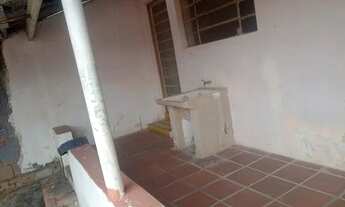 Imagem 6: Vendo casa antiga