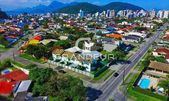 Imagem 4: Sobrado de Esquina com Suíte, Churrasqueira e Área Externa - 6 Vagas de Garagem