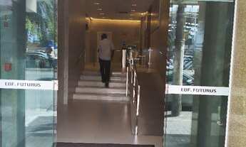 Imagem: Sala com vaga de garagem e banheiro privativo