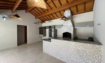 Imagem: Casa de alto padrão com piscina e 3 dormitórios