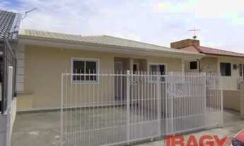 Imagem 2: Excelente Casa 2 dormitório(s) em Jardim Cidade de Florianópolis - São José