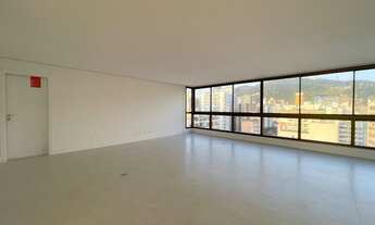 Imagem 3: Apartamento 4 suítes e 3 vagas com hobby box - Centro