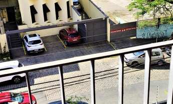 Imagem 3: Apto. em ótima localização na Pompéia, sala com varanda, dois dormitórios, 1 vaga, prédio