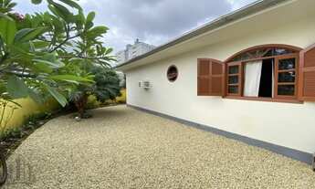 Imagem 3: CASA a VENDA - bem localizada em BRUSQUE/SC