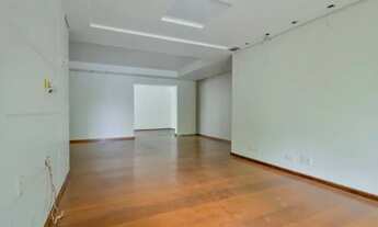 Imagem 3: Apartamento em Moema, 3 dormitórios, sendo 1 suíte, 3 vagas de garagem - 180m2!!