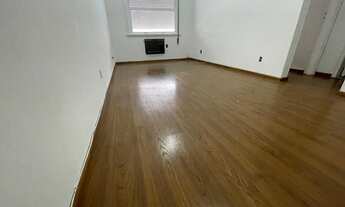 Imagem 4: 1 quarto com dependência, (pode fazer um Home Office) 65m2 , vaga na escritura