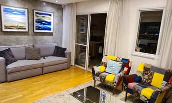 Imagem 5: Apartamento repleto de armários embutidos. Com duas vagas de garagem. Prédio com lazer tot