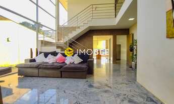 Imagem 7: CASA PADRÃO COM 5 QUARTOS, 2 SUÍTES E EXCELENTE ÁREA EXTERNA, À VENDA NO BAIRRO TREVO