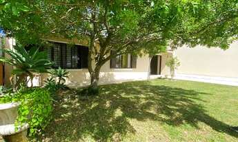 Imagem 2: Casa com 5 dormitórios, mobiliada e amplo pátio em ótima localização em Imbé