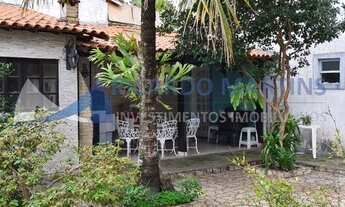 Imagem 2: Casa de condomínio para venda tem 422 metros quadrados com 5 quartos