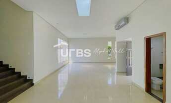 Imagem 2: Casa de condomínio para venda possui 430 metros quadrados com 4 quartos