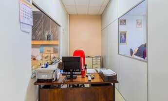 Imagem 7: Ótimo galpão com doca e estacionamento privativo. E mais, com 4 lofts na parte de cima alu