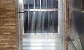 Imagem 3: Aluga se casa 2 quartos , final de linha de 7 de abril