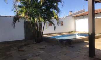 Imagem 7: Casa para aluguel possui 250 metros quadrados com 3 quartos