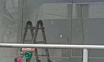 Imagem 1: Aluga se box Galpão / depósito com aluguel por R$900 /mês