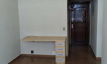 Imagem 2: Apartamento com 65m² semimobiliado quarto no Centro de Niterói