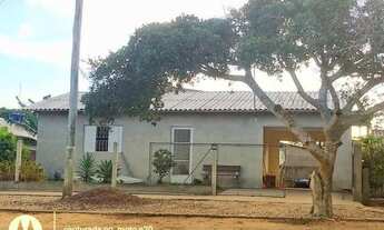 Imagem: Casa de alvenaria, com sobrado nos fundos